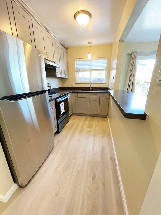 Foto del edificio - 1195 Weyburn Ln