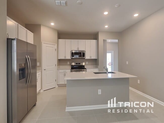 Building Photo - 745 Honeyrock St