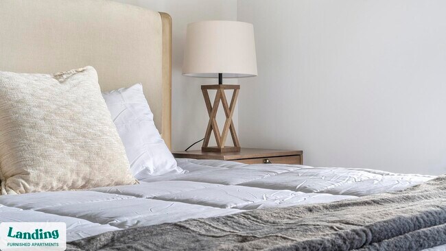 Building Photo - 2000 Monroe Pl NE