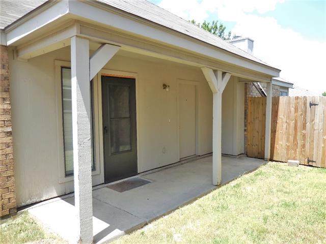 Building Photo - 705 Windfields St