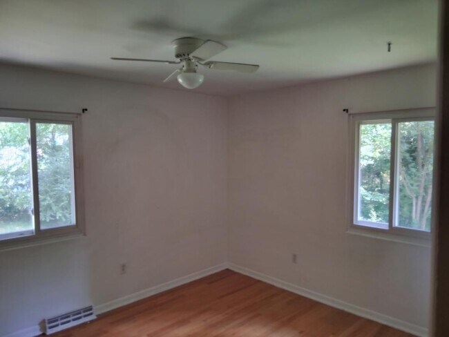 Building Photo - 317 Annetta Rd