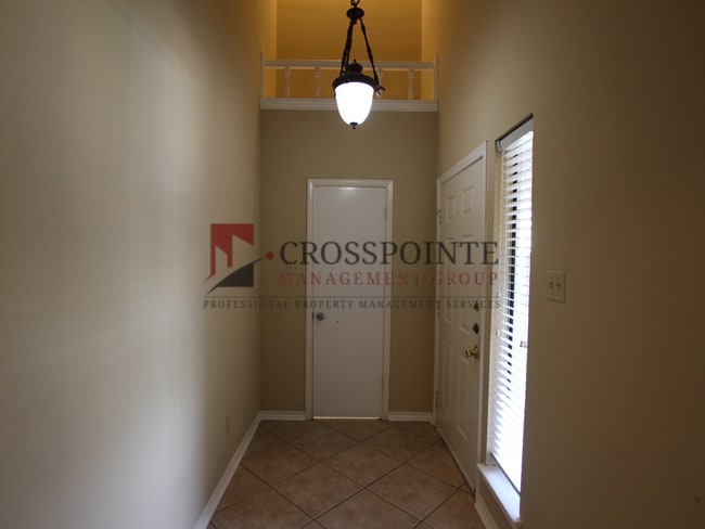 Building Photo - 2 Bedroom 2.5 Bath Townhome, Tyler TX!