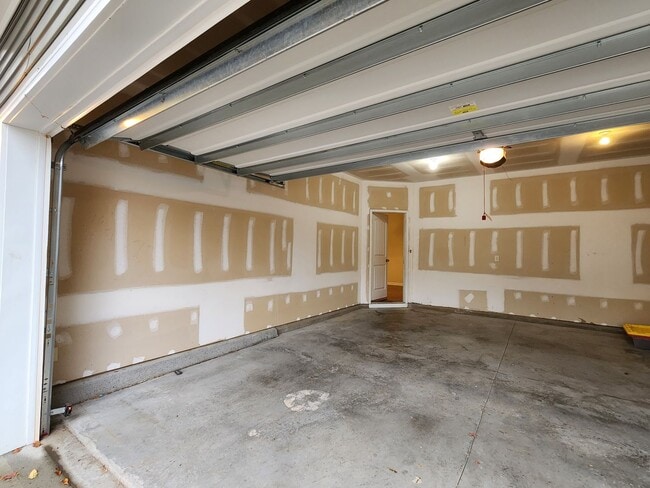 Foto del edificio - 3 Bedroom - Cary Townhome in Central Locat...