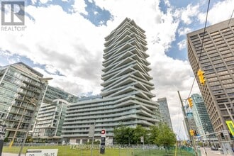 Building Photo - 15 Queens Quay E