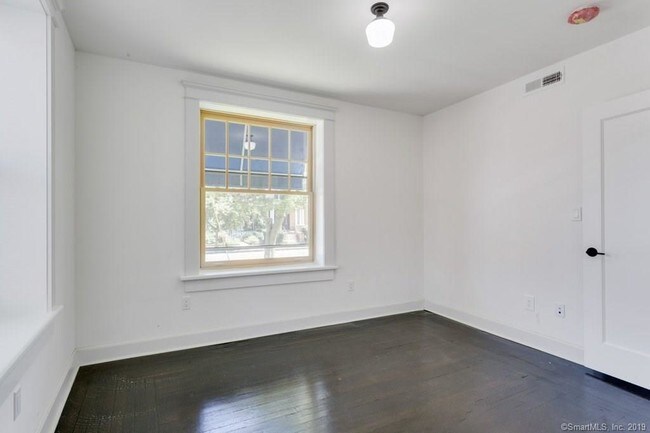 Building Photo - 516 Orange St