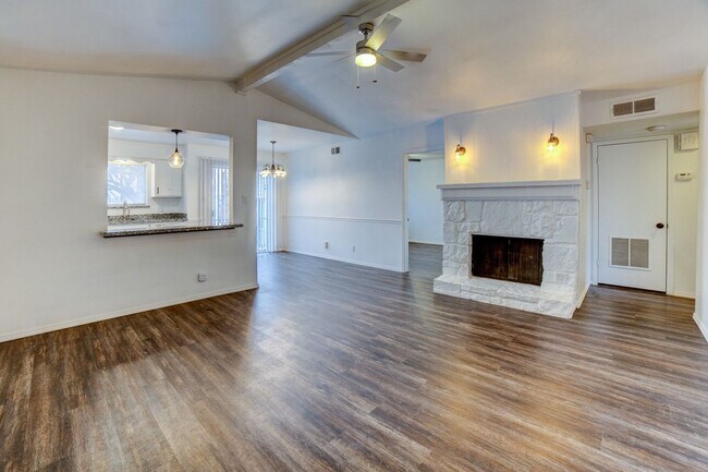 Foto del edificio - 2 Bed | 2 Bath Condo in Central Tulsa!