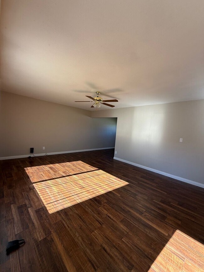 Foto del edificio - Beautiful 2 Bedroom 1 Bath home in well desired El Cajon neighborhood