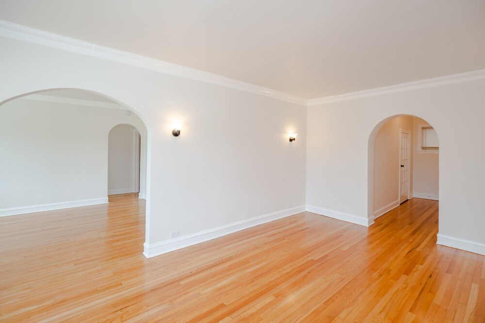 Foto principal - 9107 S Beverly Blvd