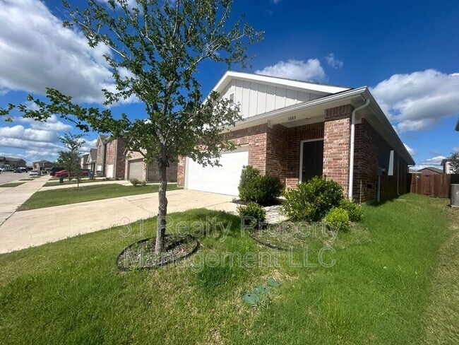 Building Photo - 1805 Chapel Hl Rd