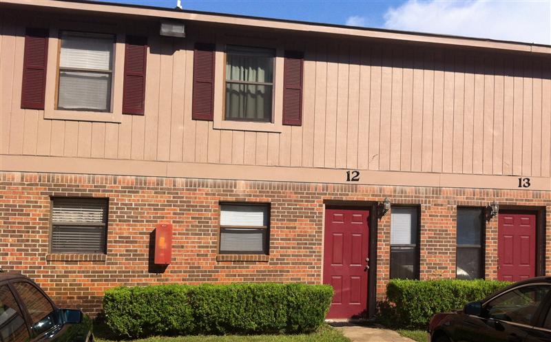 Primary Photo - 200 Cheyenne Dr