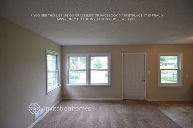 Building Photo - 4016 5th Ave S