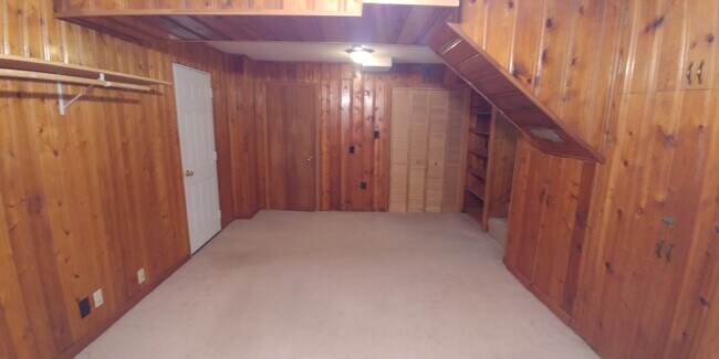Extra Room from Front - 1062 Carol Jean Trl
