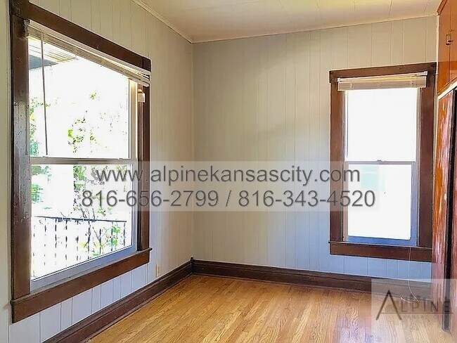Building Photo - Southend St Joseph Bungalow