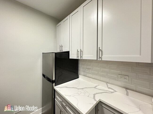 Foto del edificio - 503 W Belmont Ave