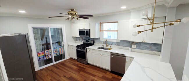 Fotografía del edificio - 728 Golden Ave