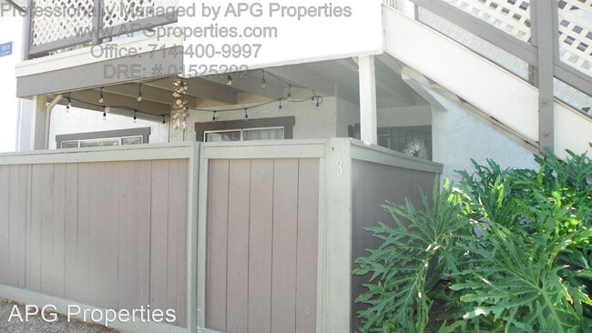 Building Photo - 2 br, 1 bath House - 9869 Caspi Gardens Dr #3