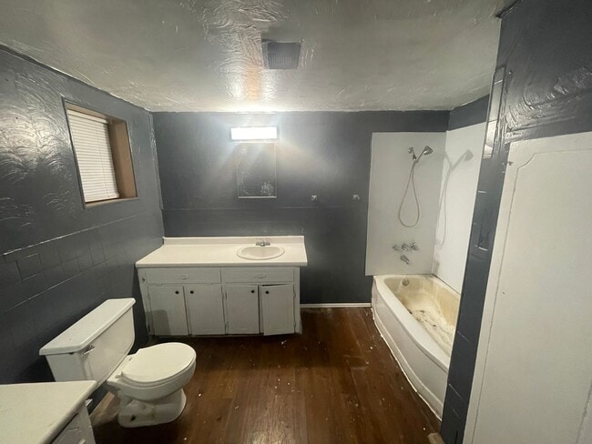 Foto del edificio - 3 bedroom, 1 bath