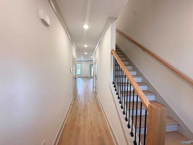 Foto del edificio - 18 Whispering Oak Dr SW