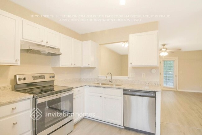 Building Photo - 1817 Elkpark Dr
