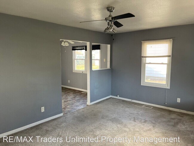 Building Photo - 3 br, 1 bath House - 3011 Mission Rd.
