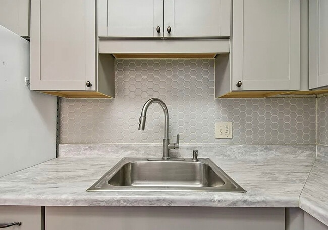 Foto del edificio - 1900 59th Ave N