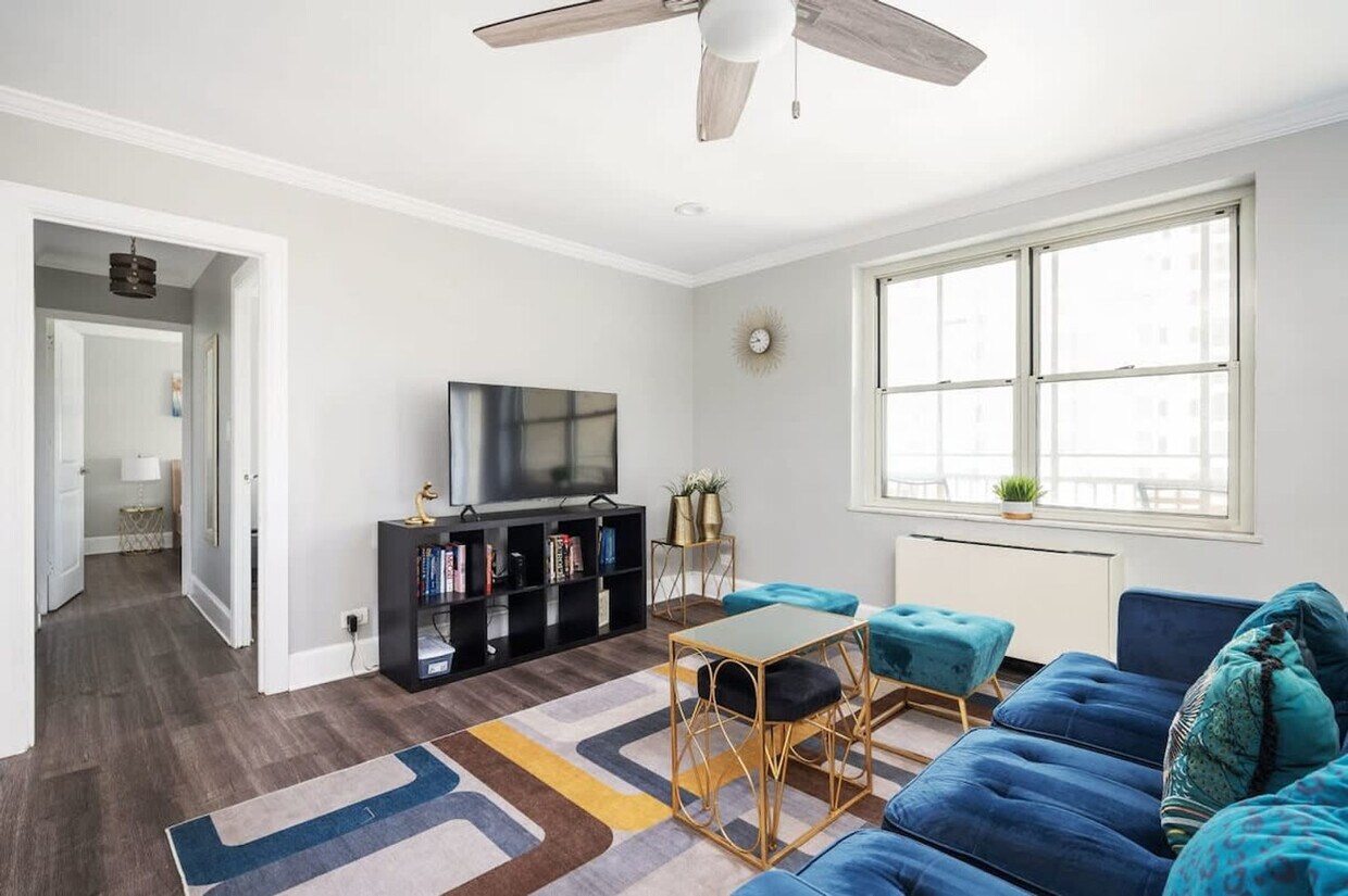 Foto principal - 300 W Peachtree St NW