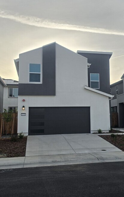 Building Photo - New Home: 3 Bedroom / 2.5 Bathroom - Northwest Rocklin (Whitney Ranch)