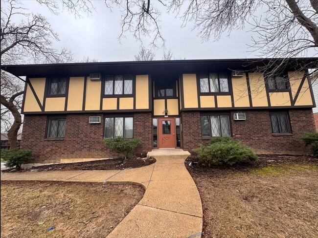 Foto del edificio - 2355 Chalet Gardens Rd