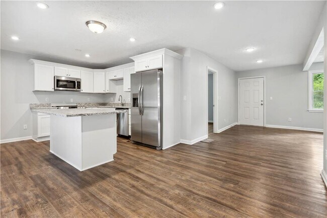 Building Photo - 5917 Hillside Dr NW