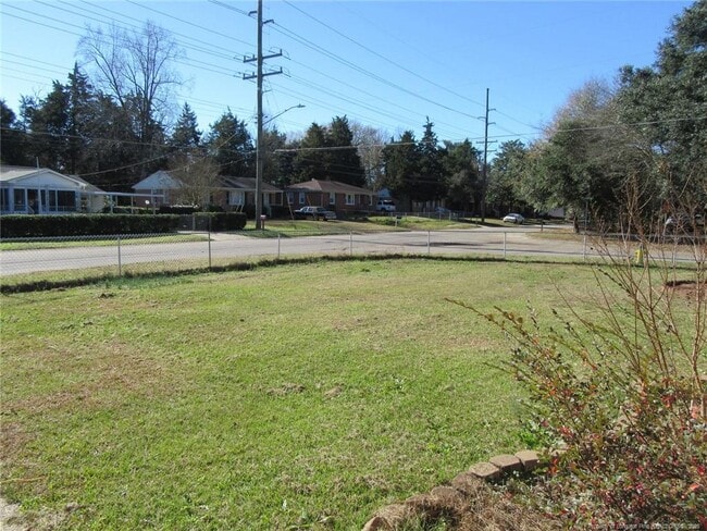 Building Photo - 1119 Juniper Dr