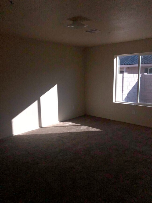 Foto del edificio - DESERT SKY TOWNHOMES