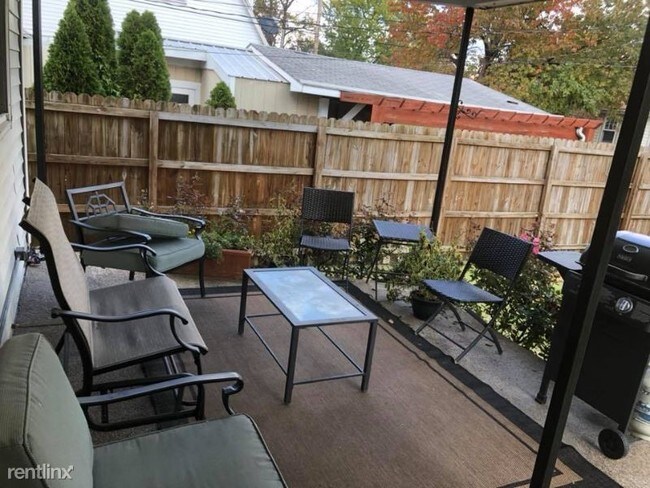 Building Photo - 3 br, 2.5 bath House - 709 Allen St