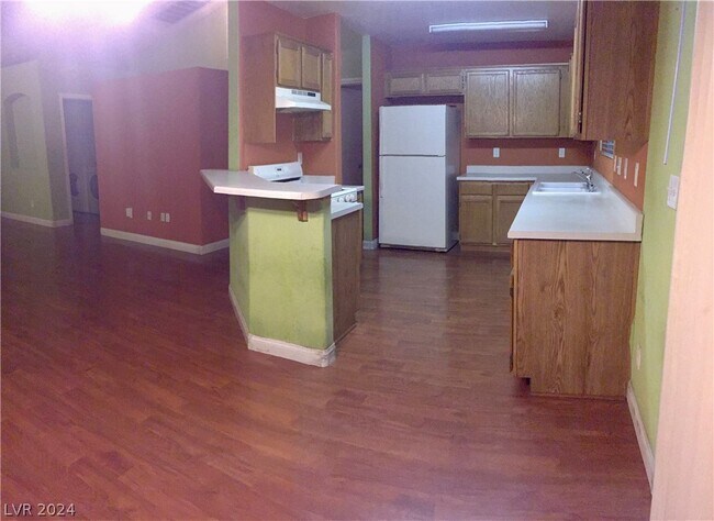 Building Photo - 830 Bladensburg St