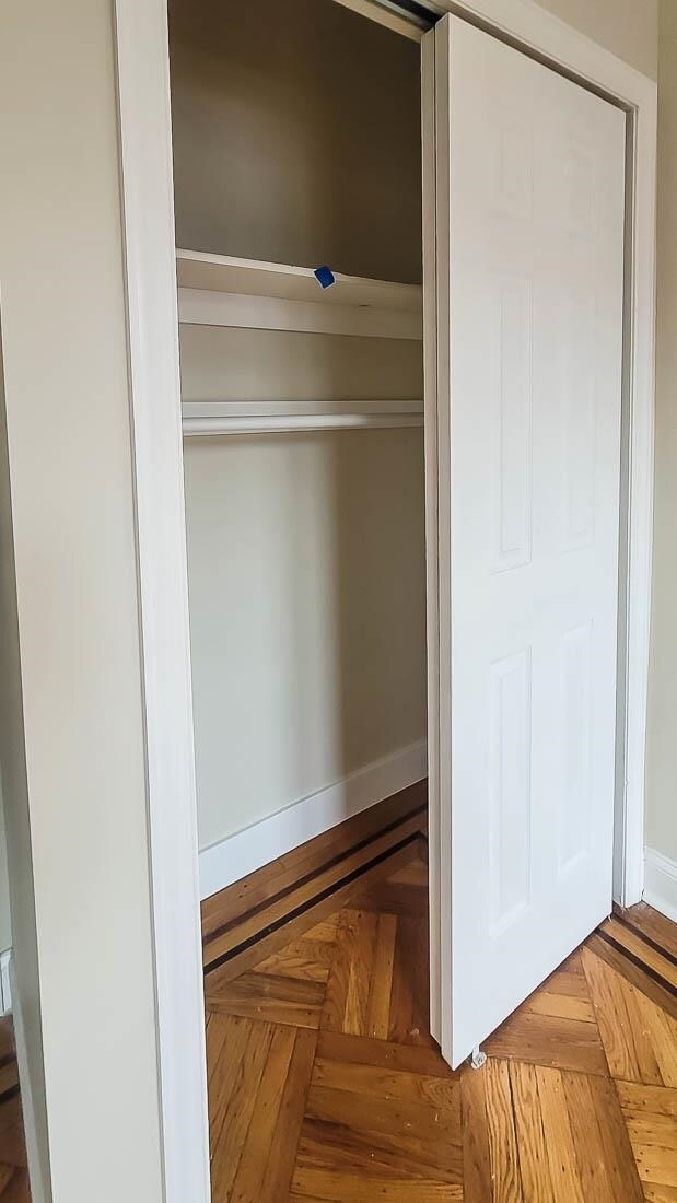 Foto del edificio - 127 Mallory Ave