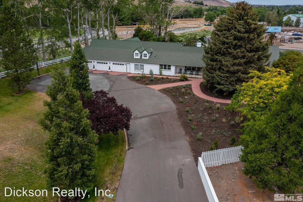 Primary Photo - 5 br, 5.5 bath House - 995 Del Monte Lane