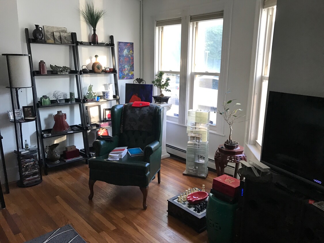 Primary Photo - 64 Riverside St