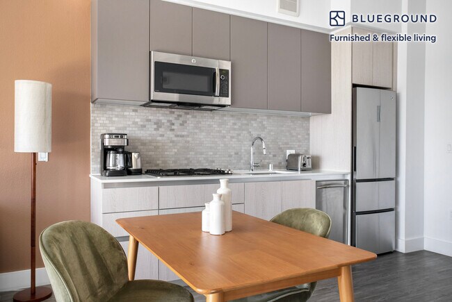 Building Photo - 3838 Dunn Dr