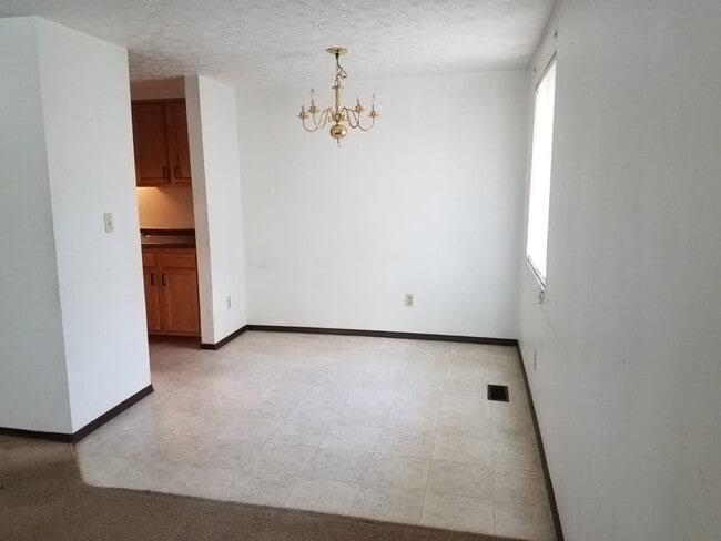 Dinning Area - 1299 Hilltop Cir