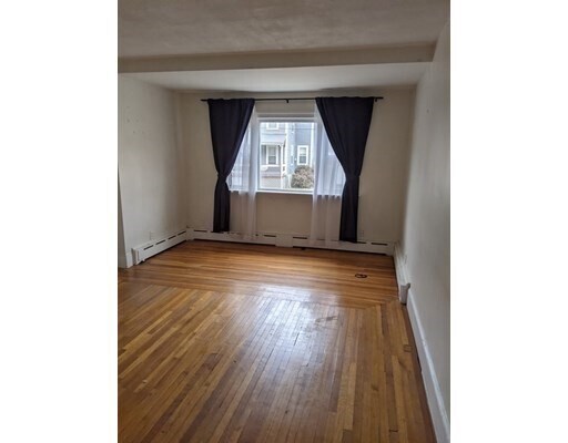 Foto del edificio - 32 Mystic Ave