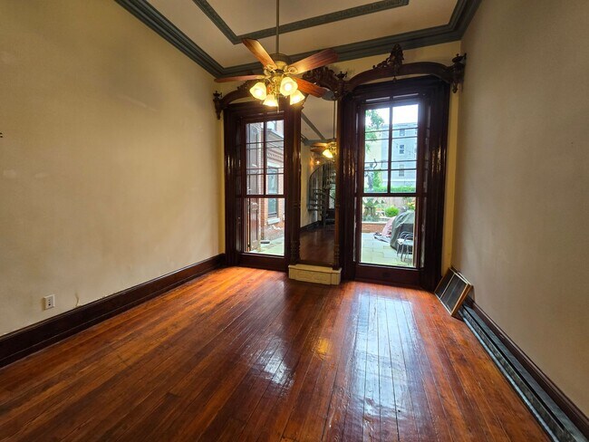 Foto del edificio - MUST SEE! ******BEAUTIFUL UNIQUE HUGE 1 BE...