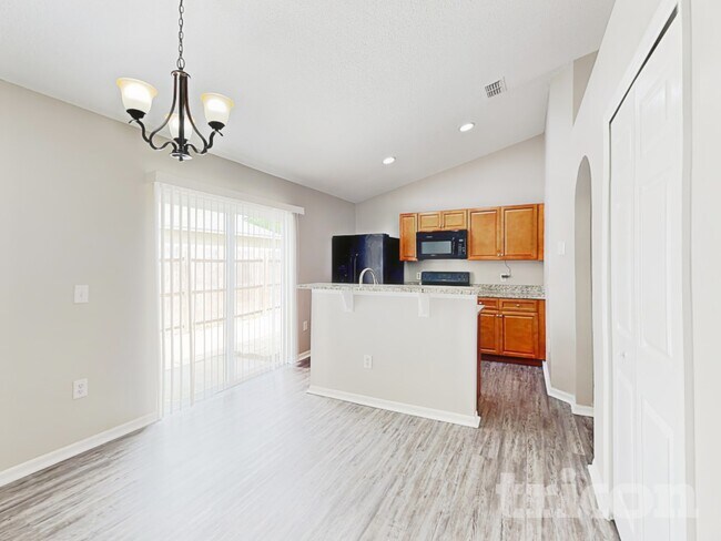 Building Photo - 353 Comfort Dr
