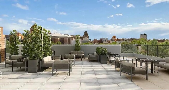 Foto del edificio - 0 bedroom in Brooklyn NY 11203