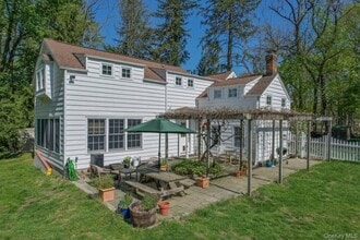 Building Photo - 197 US-9W