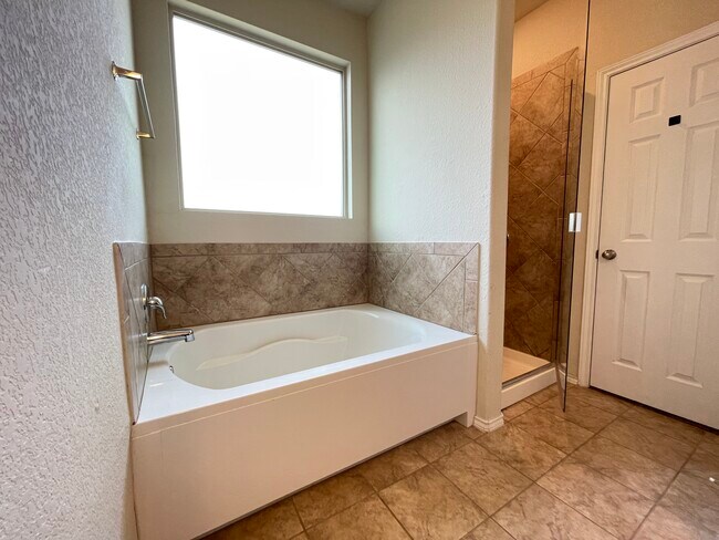 Building Photo - 11133 Gainer Dr