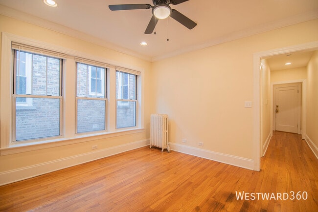 Building Photo - 7648 N Greenview-1N
