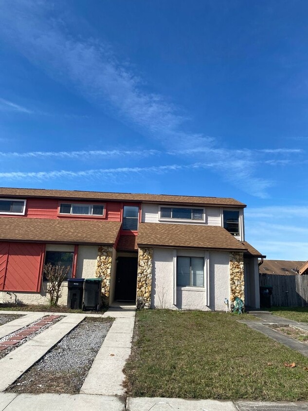 2 bedroom + loft, 2 bathroom townhome near UCF - 2 bedroom + loft, 2 bathroom townhome near UCF