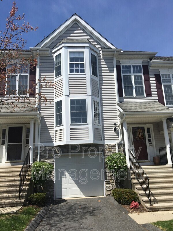 Foto principal - 2003 Heartwood Ln