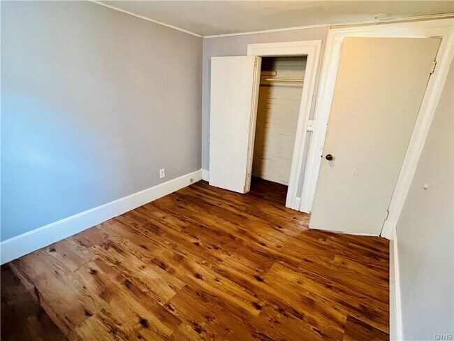 Foto del edificio - 134 Breen Ave