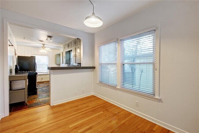 Building Photo - 3714 Hollywood Ave