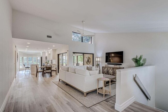 Building Photo - 17138 Waterbend Dr